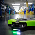 アマゾンの物流ロボットが100万台に到達、生成AI活用でロボット群の移動時間10%短縮「10年間のイノベーション」動画も公開