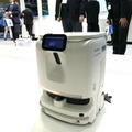 空港施設初、関西国際空港でアイリスオーヤマのDX清掃ロボット「BROIT」の運用開始