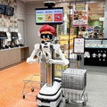 駅ナカでAIロボットがインド風ダンス!? 話題の秋葉原カレーフェスにまさかの「ugo Pro」起用、カレー激戦区3館で展開