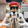 駅ナカでAIロボットがインド風ダンス!? 話題の秋葉原カレーフェスにまさかの「ugo Pro」起用、カレー激戦区3館で展開
