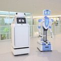 藤田医大＆川崎重工 2種ロボット連携で検体配送から検査機器投入の自動化を世界初実現！