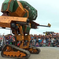 8年前、4m級の巨大ロボットが戦う日米決戦があった！熱狂した壮絶デュエルを振り返る