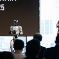 GMO AIR・PeopleXが協業、国内初のAI対話搭載ヒューマノイドロボット派遣サービス「G1」スタート