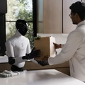 新型の汎用ヒューマノイドが家庭に溶け込む近未来の生活 Figure AIが量産を意識した新型モデルの動画を公開 海外やネットの反応は