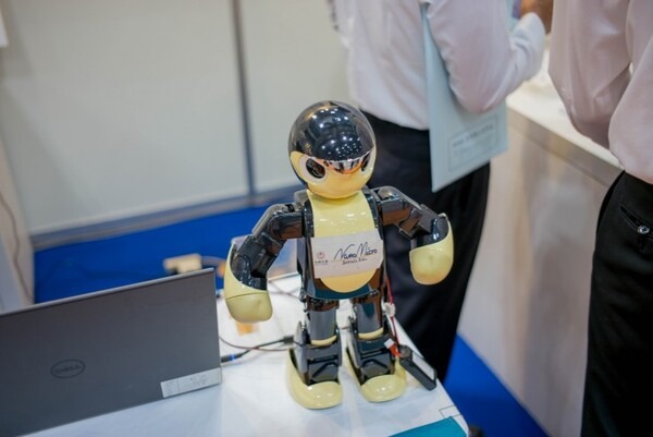 japan-robot-week-2016_30335529401_o
