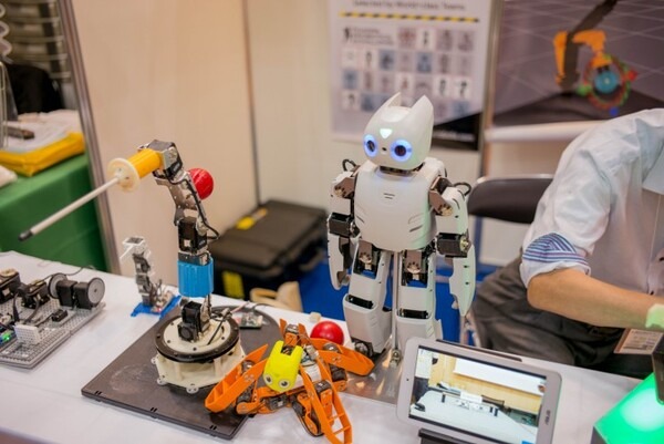 japan-robot-week-2016_29791091214_o