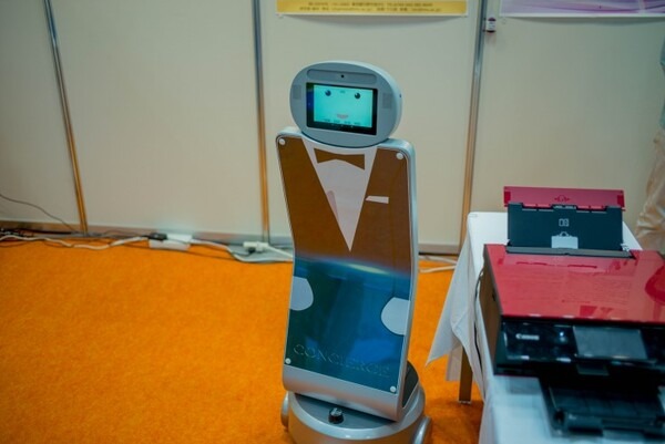 japan-robot-week-2016_29790118693_o