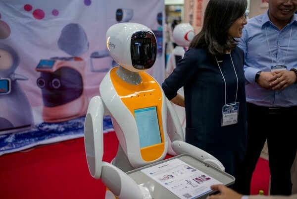 japan-robot-week-2016_30335531561_o