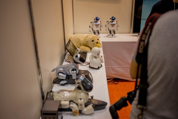 japan-robot-week-2016_29790119933_o