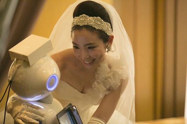 その日、お婆ちゃんはPepperに乗り移って孫の披露宴に出席した