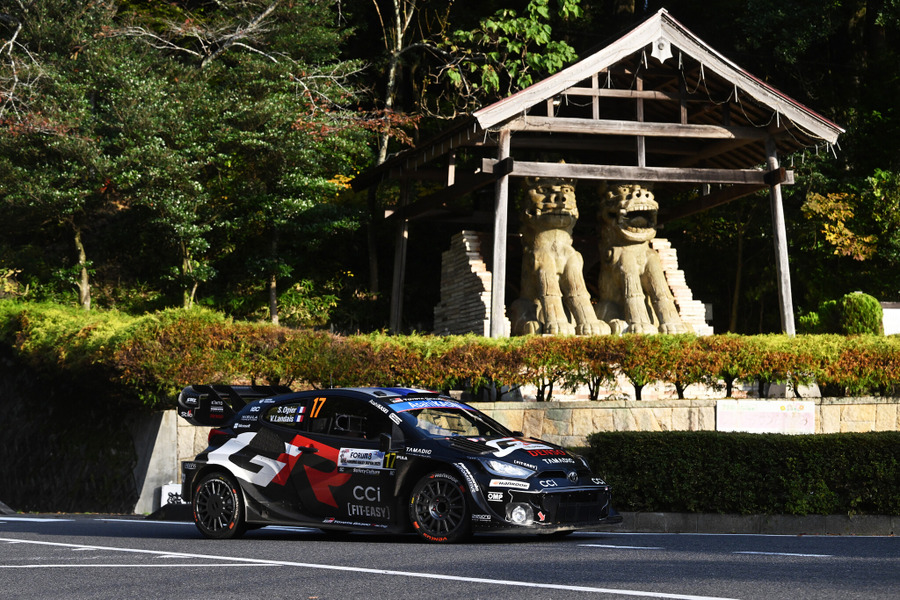 岐阜・恵那峡で整備後、午後の山岳SSへ　オジエとエバンスが僅差バトル、WRCラリージャパン