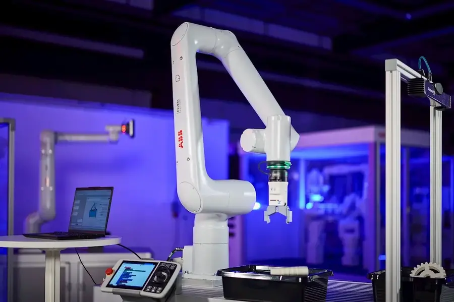 新協働ロボット「PoWa」をABB Roboticsが発表 可搬30kgで高速・高精度を実現