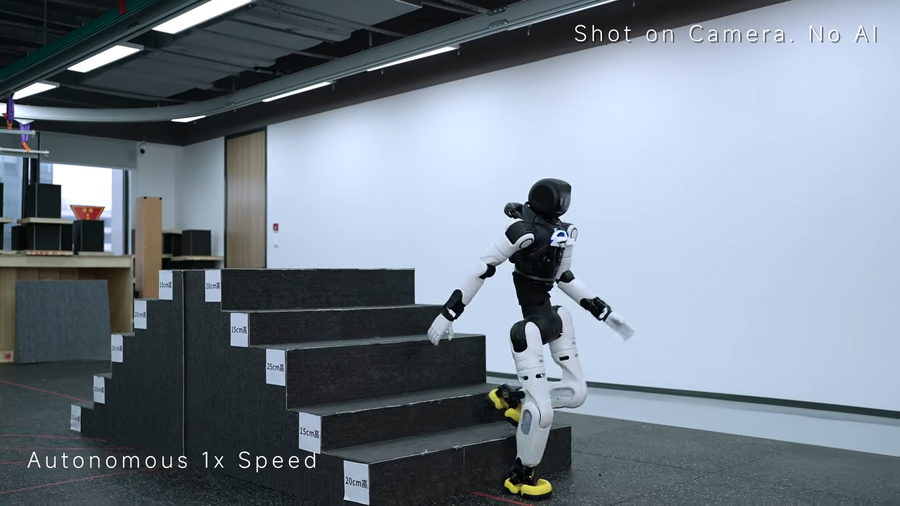 知覚と移動を一体化した基盤モデル「AGILE」をAGIBOTが発表 ヒューマノイドX2の動作で見せた実用性とは【動画】