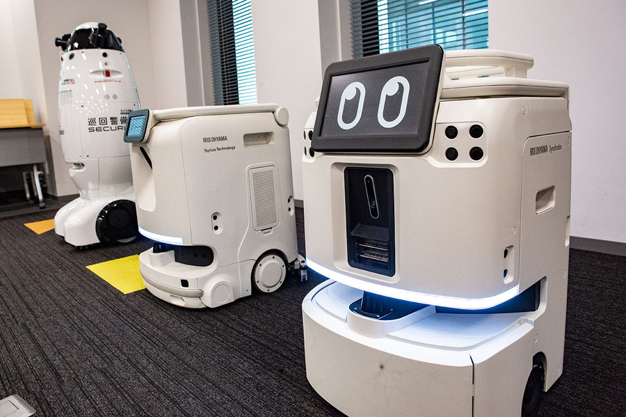 アイリスオーヤマ、現場の声で進化するAI清掃ロボット「JILBY」発売　自然言語の指示を理解し、清掃計画も提案するAIエージェントに対応