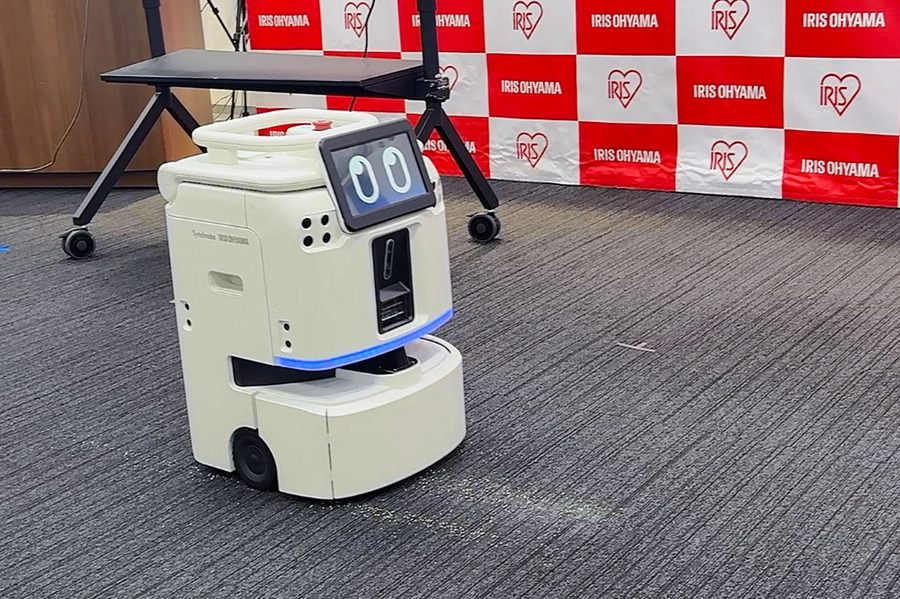 アイリスオーヤマ、現場の声で進化するAI清掃ロボット「JILBY」発売　自然言語の指示を理解し、清掃計画も提案するAIエージェントに対応