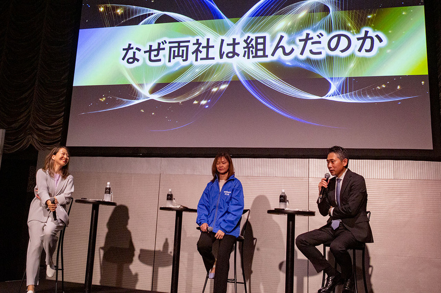 ソフトバンクと安川電機「学び続けるロボット」を実演　導入後も進化し続けるフィジカルAIとは（SoftBank World 2026）