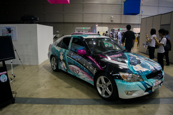 hatsune-robot-01
