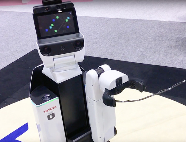 トヨタの生活支援ロボット「HSR」の操作を体験！「WRS2018」のパートナーロボット