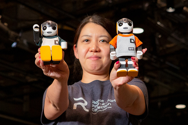 【ロボコレ2019 写真レポート(2)】サプライズゲストがランウェイに！RoBoHoN、Pepper、ビッグクラッピーなど登場