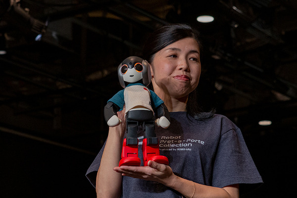 【ロボコレ2019 写真レポート(2)】サプライズゲストがランウェイに！RoBoHoN、Pepper、ビッグクラッピーなど登場