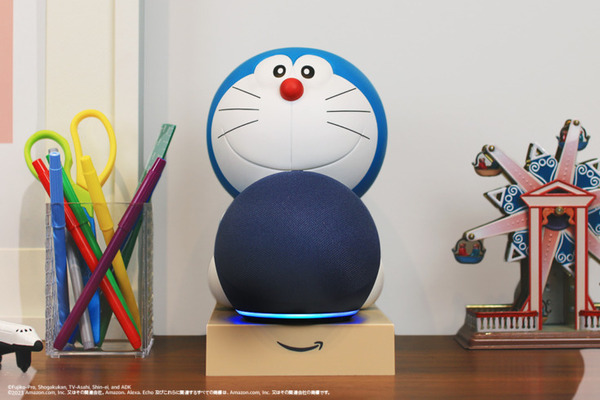 Amazon、ドラえもんがEchoデバイスを抱える可愛いスタンド発売　Alexaスキル「ドラえもん時報」の動画を公開