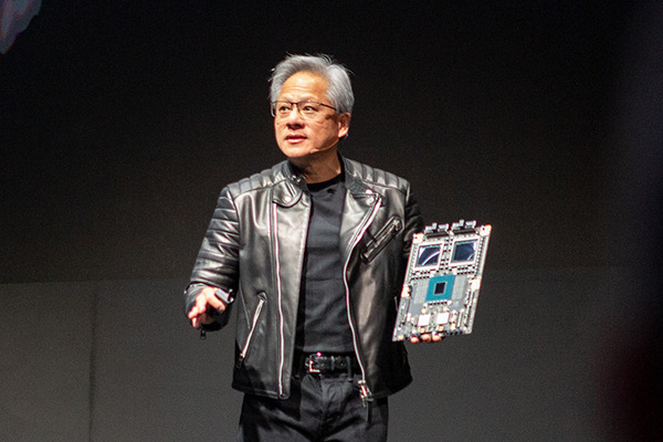 NVIDIA CEOの基調講演　トヨタや安川電機、セブン＆アイなどの導入事例を紹介　ロボットやAIで日本企業と連携を強調　AI Summit Japan