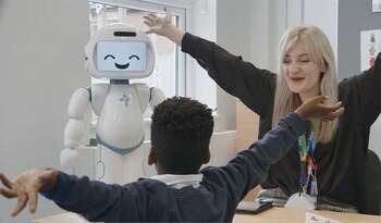 自閉症児向けロボット「QTrobot」の共同研究開始、LuxAI・ルクセンブルク保健研究所・バーミンガム大学 画像