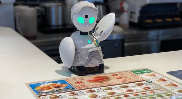 モスバーガーの「ゆっくりレジ」店員は分身ロボット「OriHime」(オリヒメ)　外出困難な2名がパイロットを担当して遠隔から接客 画像