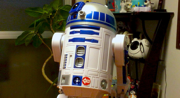 【レビュー】スマートロボット R2−D2を動かしてみたよ！ 画像