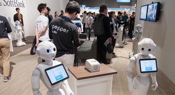 【神崎洋治のロボットの衝撃 vol.6】「Pepper World 2016」で再発見したPepper企業導入への糸口 画像