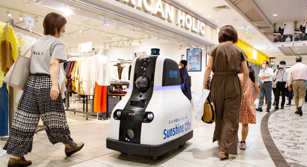 サンシャインシティでセコムの警備ロボット「cocobo」稼働開始！商用エリアを安定して巡回警備する様子を公開 画像