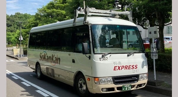 慶應大湘南藤沢(SFC)の自動運転バスは見えないラインに沿って正確に走る　自動運転用の特殊な塗料を日本ペイントが提供 画像
