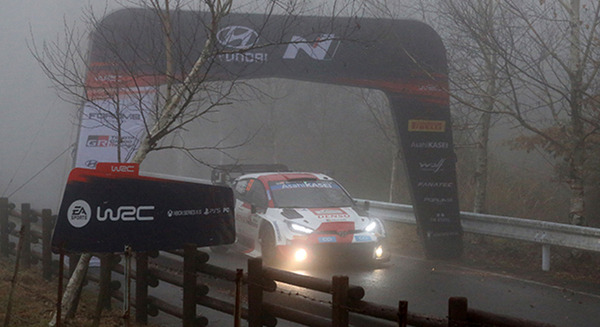 WRC「ラリージャパン」公道区間の初日は悪天候で波乱【SS別トップタイムドライバ一覧】勝田は痛恨のクラッシュ＆復帰！【速報】復帰後トップタイム連発 画像