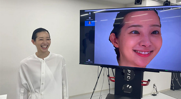 足立梨花がデジタルヒューマンになっちゃった！ホリプロ初のAIタレントとして「リアル足立梨花の敵になるかも」 画像