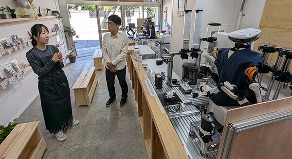 人型ロボットがコーヒーを淹れるお店「ハレとケ」は非日常と日常、人工物と自然物が交わるところ　埼玉・南浦和にオープン 画像