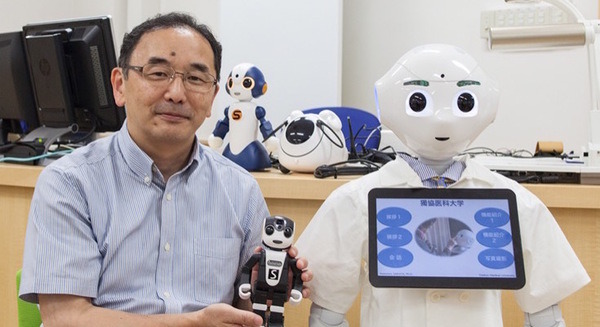 【神崎洋治のロボットの衝撃 vol.26】医科大学の授業にPepperやSotaなどロボットを導入 その目的と利点を探る 画像
