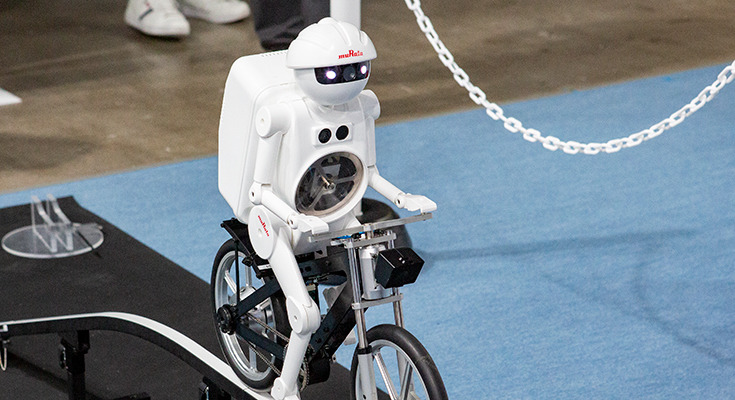村田製作所「ムラタセイサク君」はロボットなのにどうして自転車に乗れるのか？なぜ転ばないのか 画像
