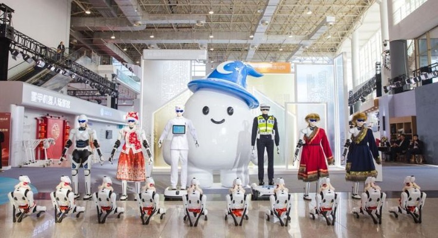 中国自動車大手CheryがエンボディドAI活用の「AiMOGA Robotics」をイベントで披露