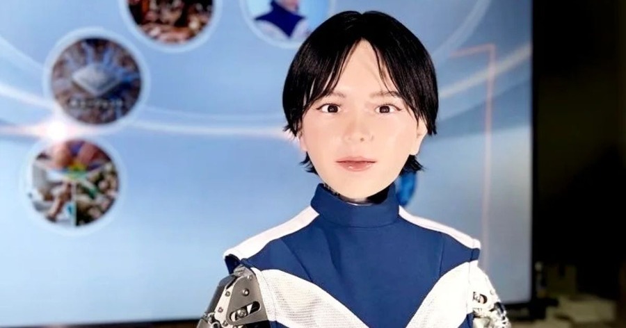 Gemini搭載ヒューマノイドをKDDIとAVITAが共同開発 「Google Cloud Next Tokyo」で接客実演