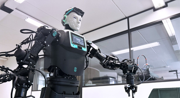 認知型ヒューマノイド「RoBee」が半導体工場へ、Oversonic RoboticsとSTMicroelectronicsが提携 画像