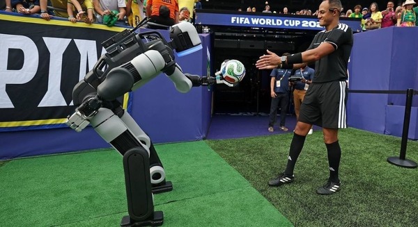 【動画追加】ヒョンデのヒューマノイド「Atlas」がFIFAワールドカップのハーフタイムショーに登場