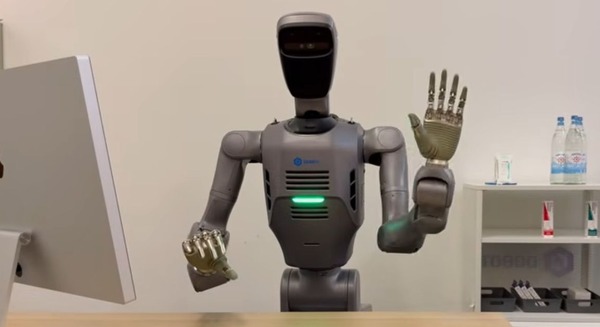 事前準備ゼロから48時間でヒューマノイドへのシステム統合を完了 RobotkitとDOBOT「Atom W」の事例動画 画像