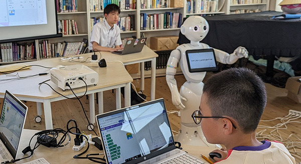 Pepperが先生になる！追手門学院小学校でロボット単独授業を行う実証実験を9/26に予定 画像