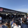 白熱のWRCラリージャパン、オジエが首位死守、勝田が肉薄！人気のサービスパークに歓声が響く