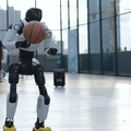 知覚と移動を一体化した基盤モデル「AGILE」をAGIBOTが発表 ヒューマノイドX2の動作で見せた実用性とは【動画】