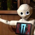嵐の「A・RA・SHI」をPepperが熱唱!5台息ぴったりに歌って踊る映像をソフトバンクが公開