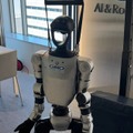 人とヒューマノイドが「餅つき」で協調作業 Black AIが「HUMANOID HACK TOKYO」に参加