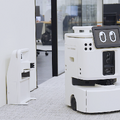 アイリスオーヤマ、現場の声で進化するAI清掃ロボット「JILBY」発売　自然言語の指示を理解し、清掃計画も提案するAIエージェントに対応