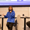 ソフトバンクと安川電機「学び続けるロボット」を実演　導入後も進化し続けるフィジカルAIとは（SoftBank World 2026）