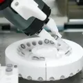 ロボットアームやAMRで研究室全体の自動化へ Tsubame Labが「LADEC2026」に出展
